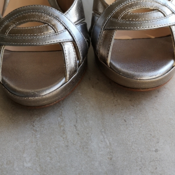 Leather gold and silver peep-toe pumps - Picture 14 of 16